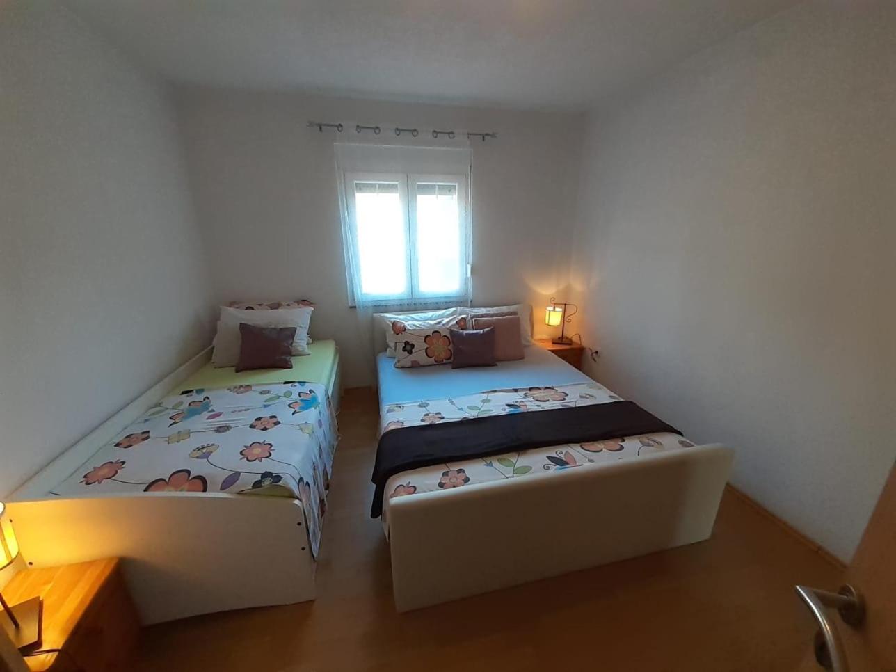 Apartments With A Parking Space Vodice - 13973 Bilik gambar