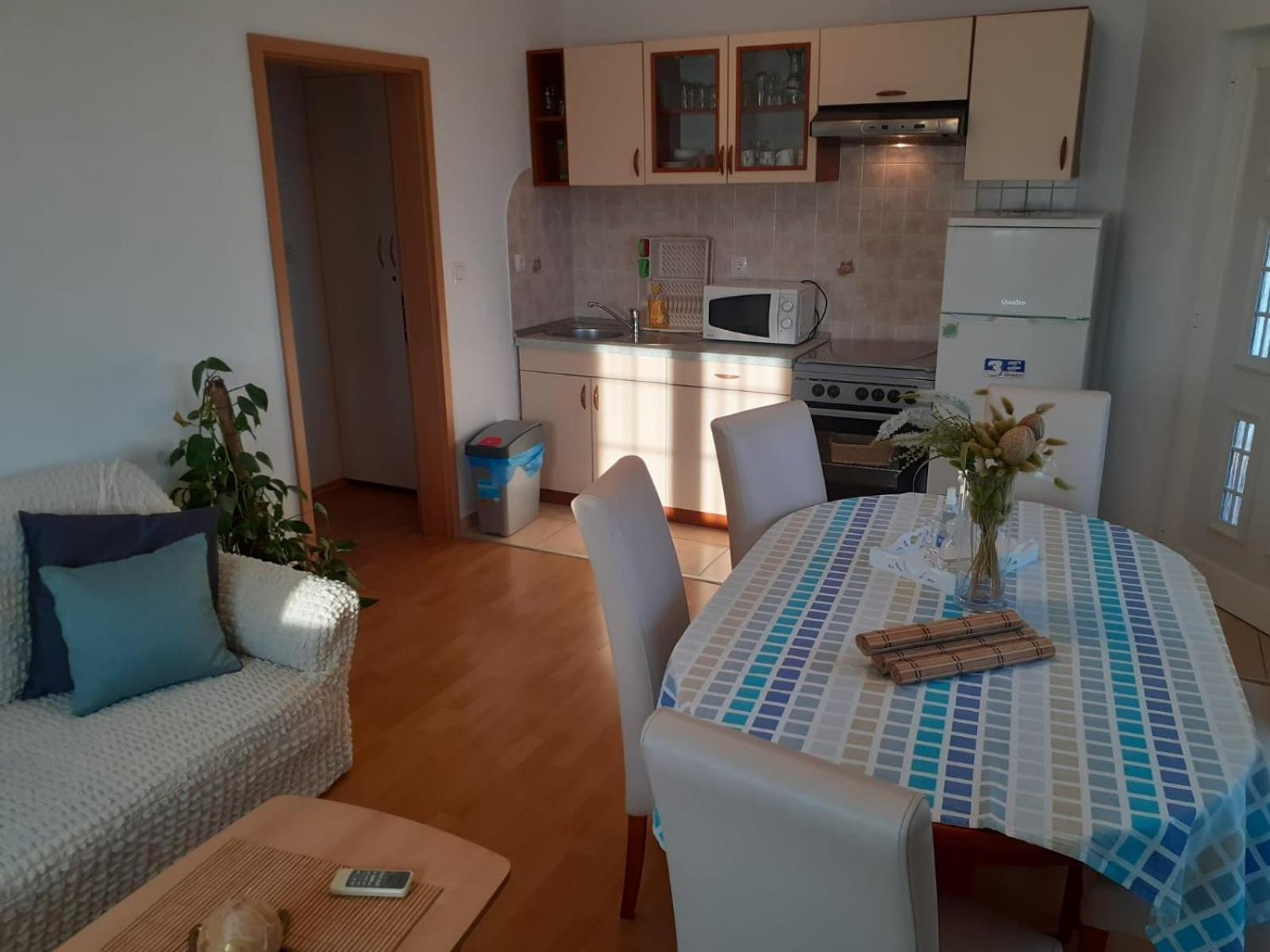 Apartments With A Parking Space Vodice - 13973 Bilik gambar